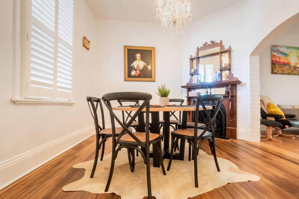 Historic Beauty In The Cbd! Parking And Wifi Apartment Launceston Exterior foto